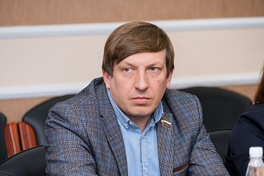 Совершенствуются законы социального характера